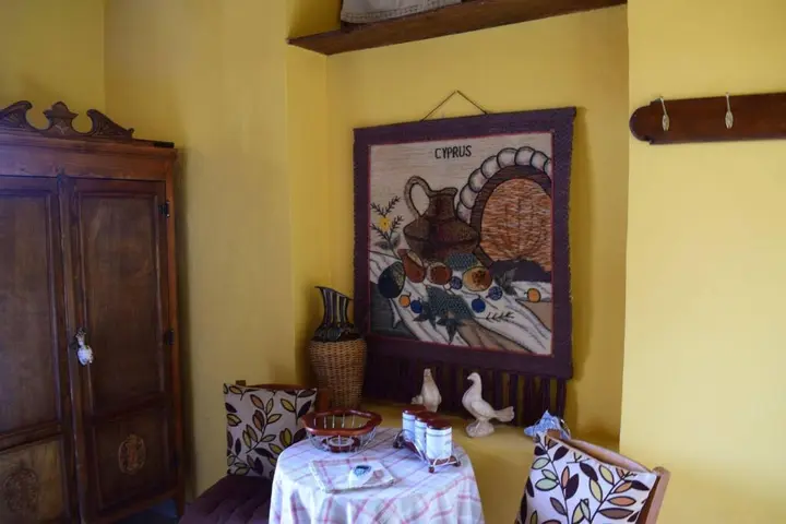Точни: Vasilopoulos House