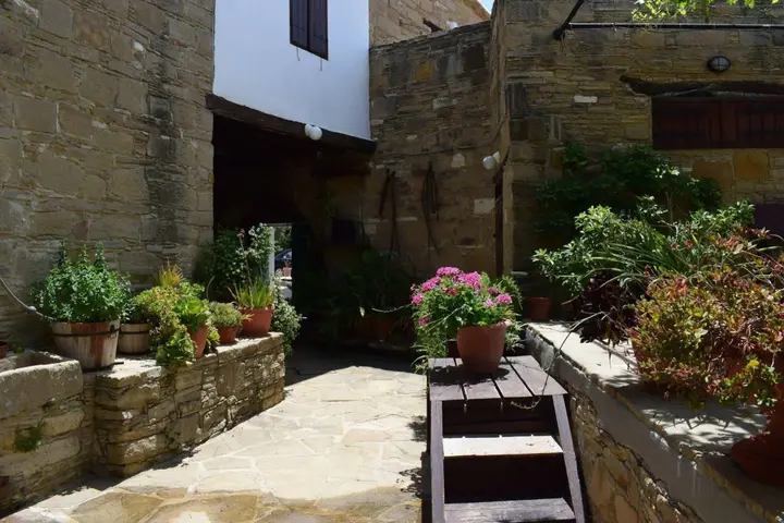 Точни: Vasilopoulos House
