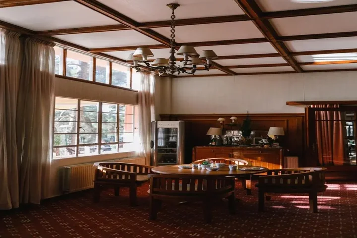 Платрес: New Helvetia Hotel
