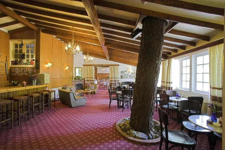 Платрес: New Helvetia Hotel