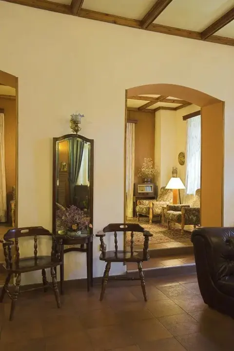 Платрес: New Helvetia Hotel