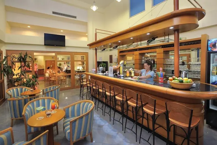 Айя-Напа: Okeanos Beach Boutique Hotel