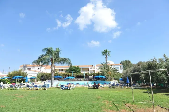 Паралимни: Captain Karas Holiday Apartments