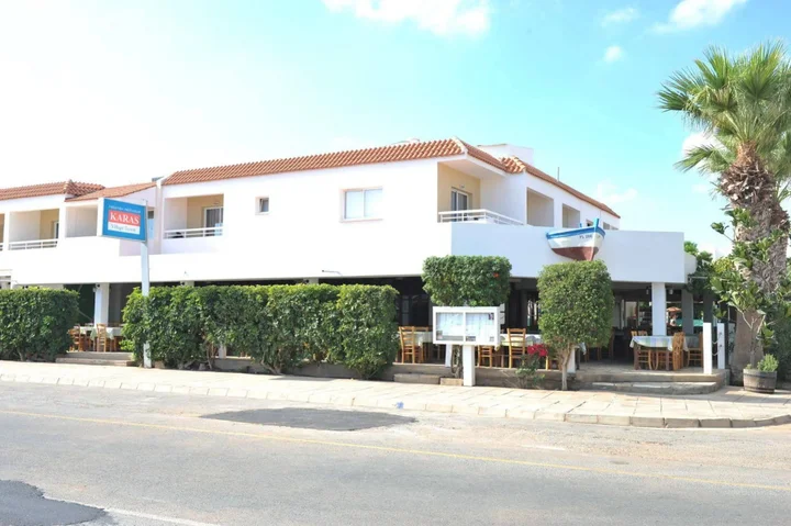 Паралимни: Captain Karas Holiday Apartments