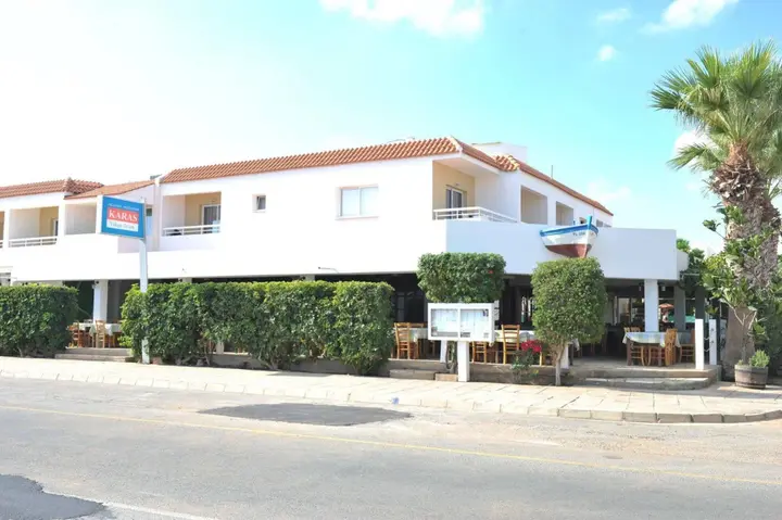 Паралимни: Captain Karas Holiday Apartments