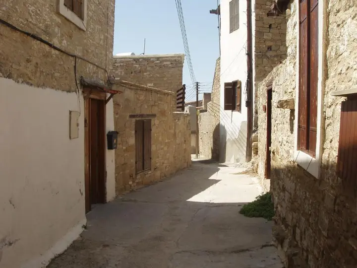 Точни: Niovi Traditional Houses