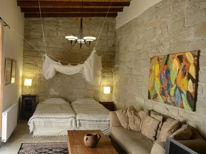 Точни: Myrto House