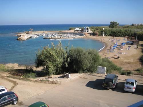 Паралимни: Trident Beach Apartment