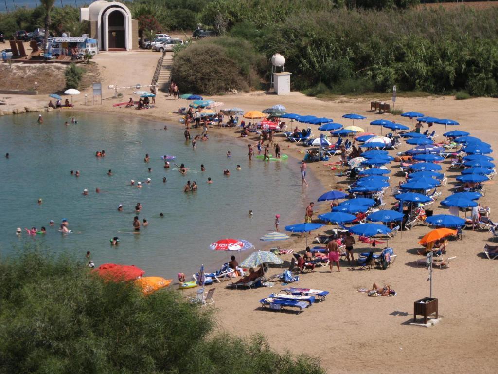 Паралимни: Trident Beach Apartment