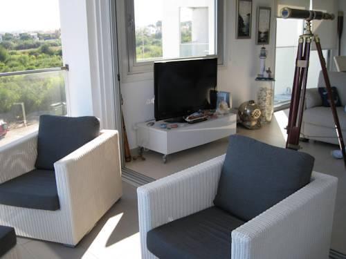 Паралимни: Trident Beach Apartment