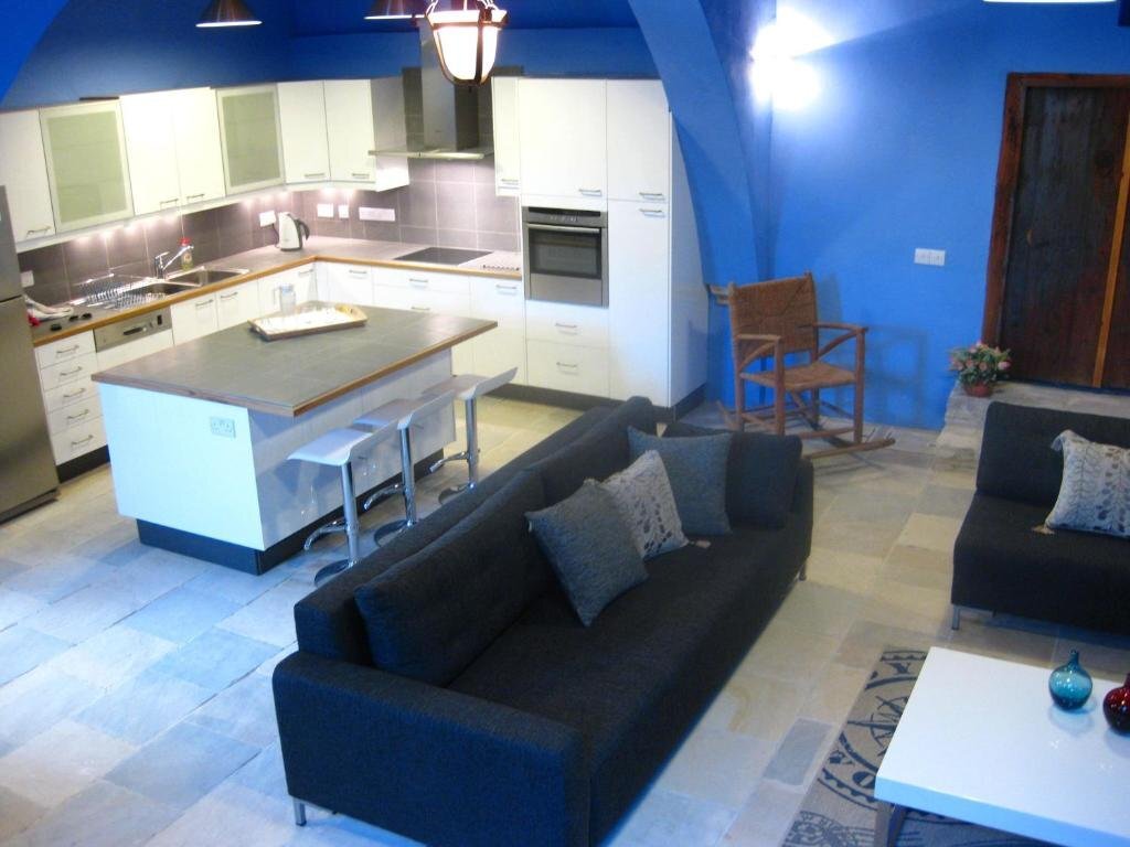 Като-Дрис: Blue Oak House