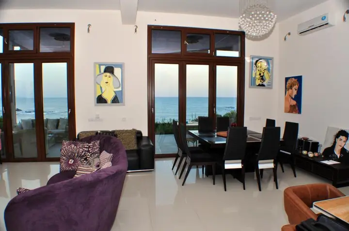 Помос: Beach Villa Pantheon