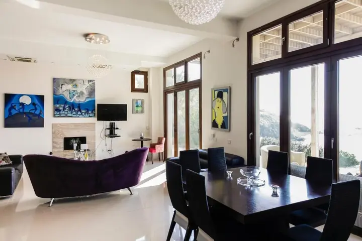 Помос: Beach Villa Pantheon