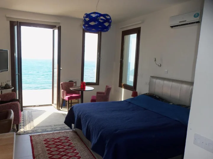 Помос: Beach Villa Pantheon