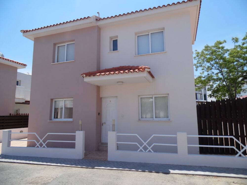 Протарас: Villa Angelaise