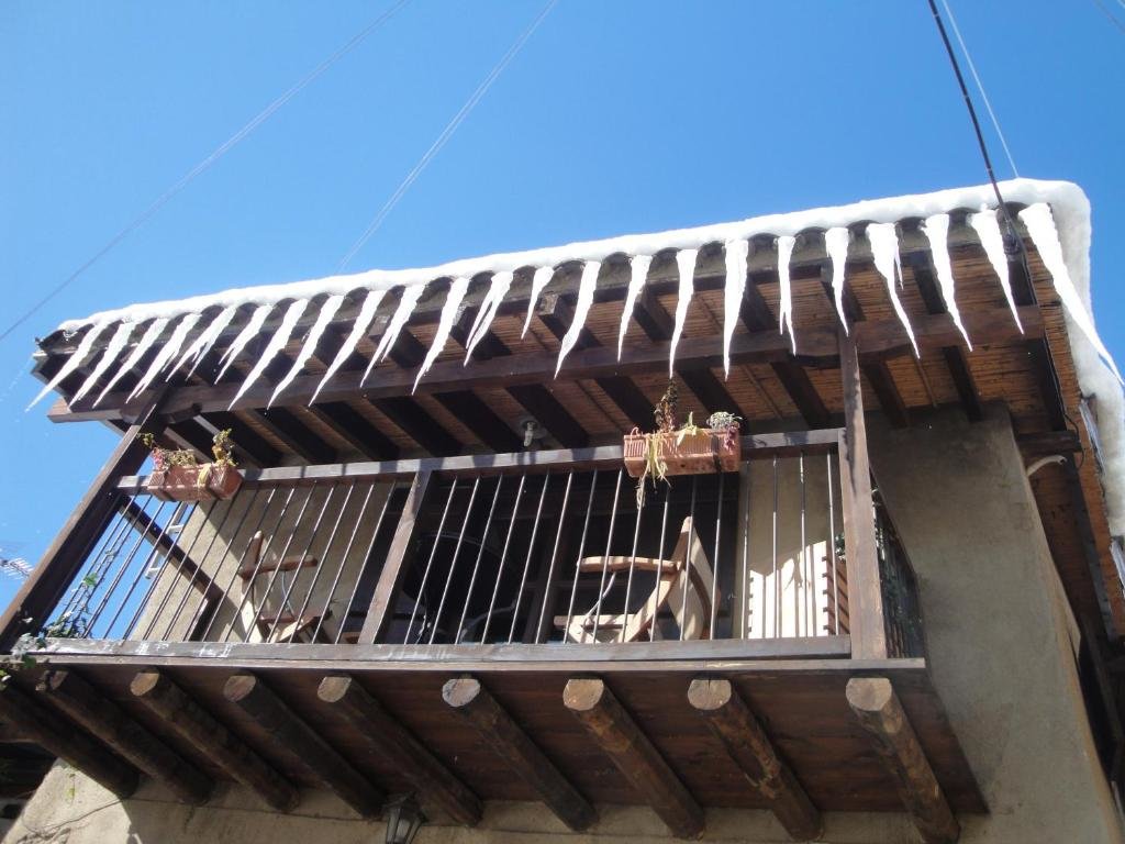Какопетрия: Irenes House