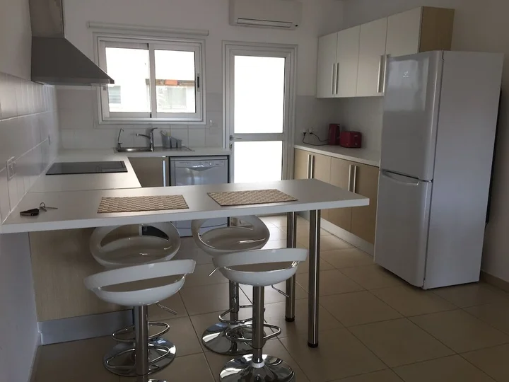 Лимассол: Eden Beach Apartment No. 505