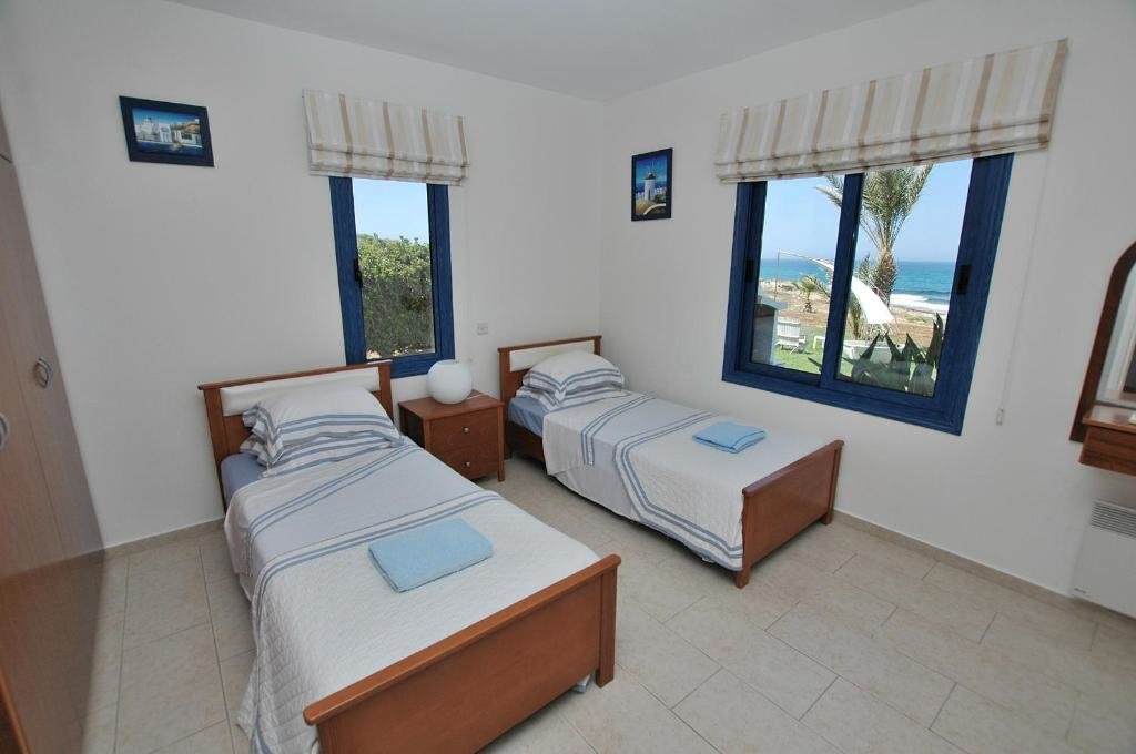 Киссонерга: Kymmates Beach Front Villas
