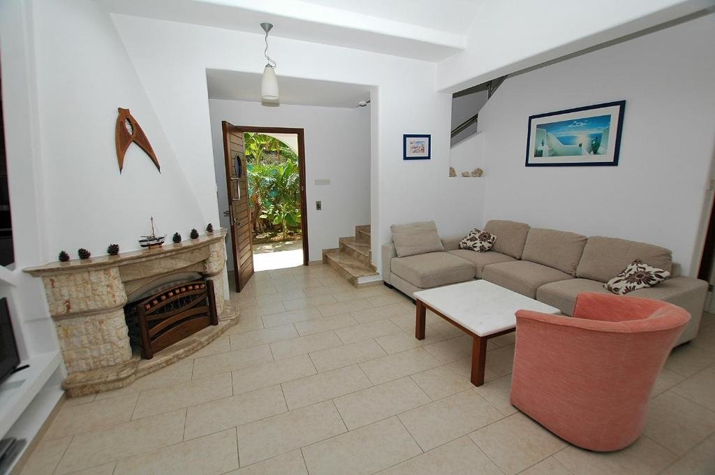 Киссонерга: Kymmates Beach Front Villas