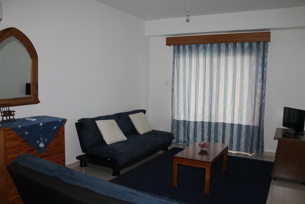 Пафос: Galatias Court