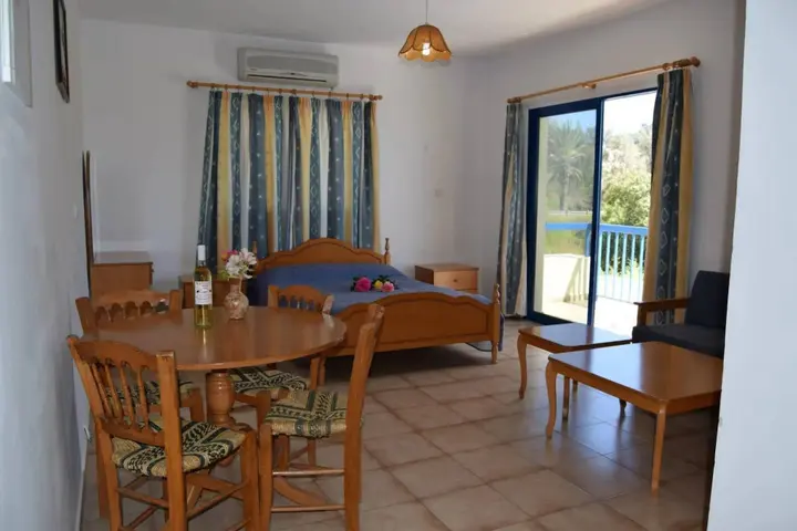Помос: Kanalli Restaurant & Apartments