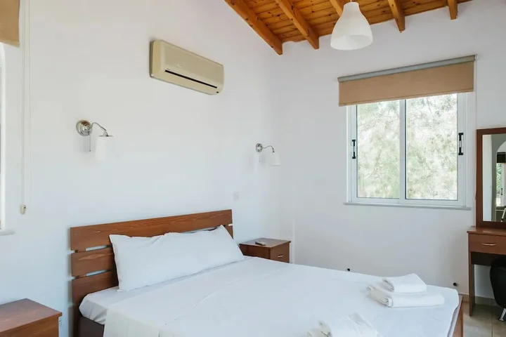 Нео Хорио: Chrysanthemum Villa