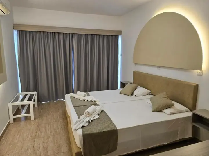 Протарас: Penelope Beach Hotel Apts