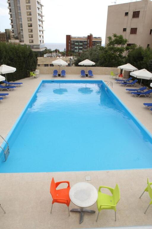 Агиос Тихонас: Polyxeni Hotel Apartments