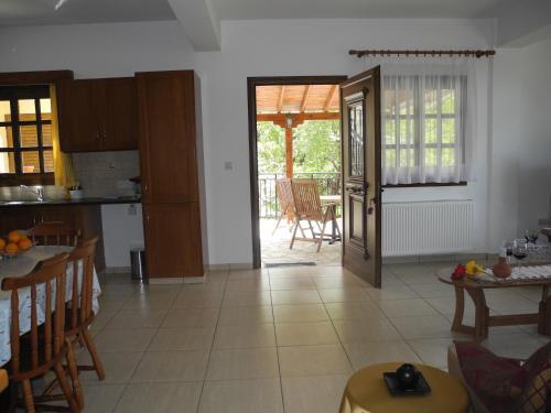Какопетрия: Joannas House