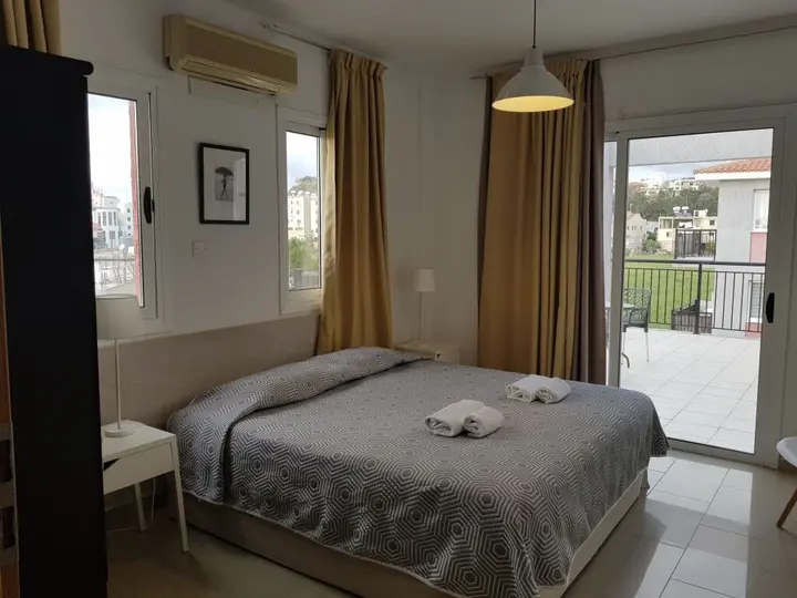 Пафос: Valentinos Apartments