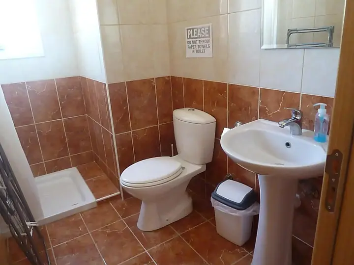 Пафос: Valentinos Apartments
