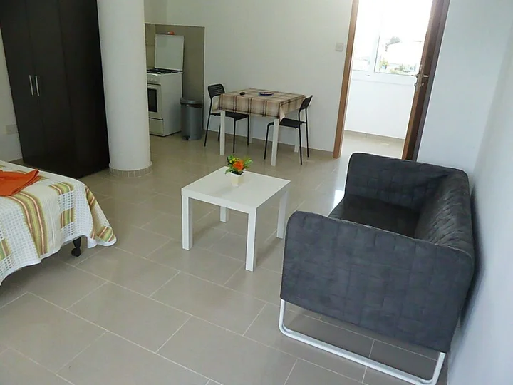 Пафос: Valentinos Apartments