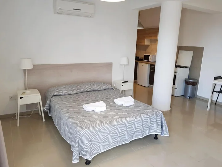 Пафос: Valentinos Apartments