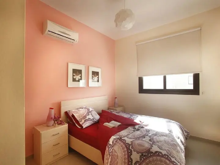Паралимни: Valentina Townhouse