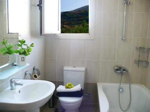 Помос: Happy Trails Pomos Panoramic Villa