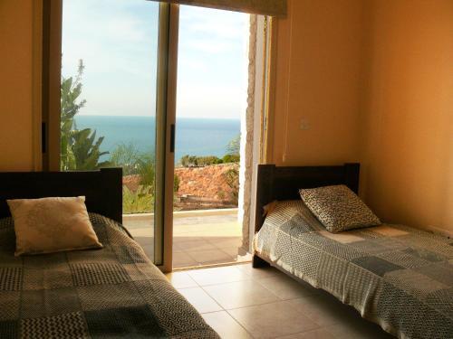 Помос: Happy Trails Pomos Panoramic Villa