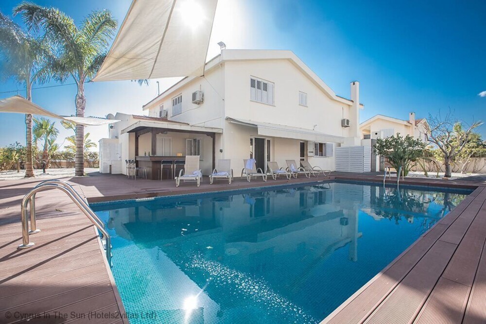 Айя-Напа: Celebrity Villa Laura26