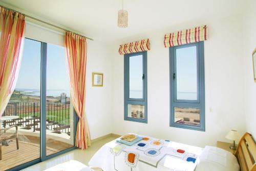 Айя-Напа: Villa Charon