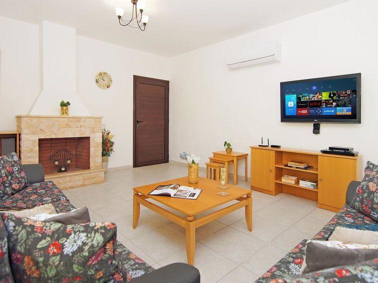 Паралимни: Villa Erin