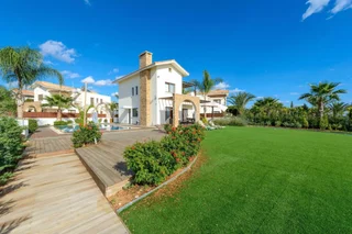 Айя-Напа: Villa Ramos