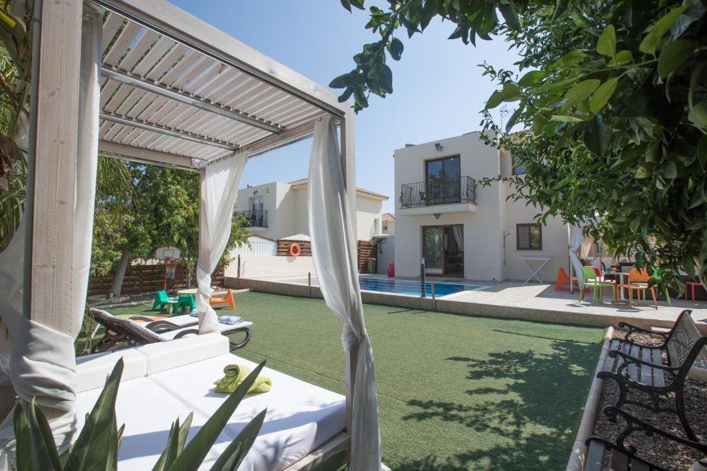 Протарас: Artemisia Villa