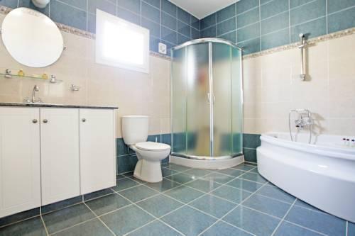 Паралимни: Villa Ellison