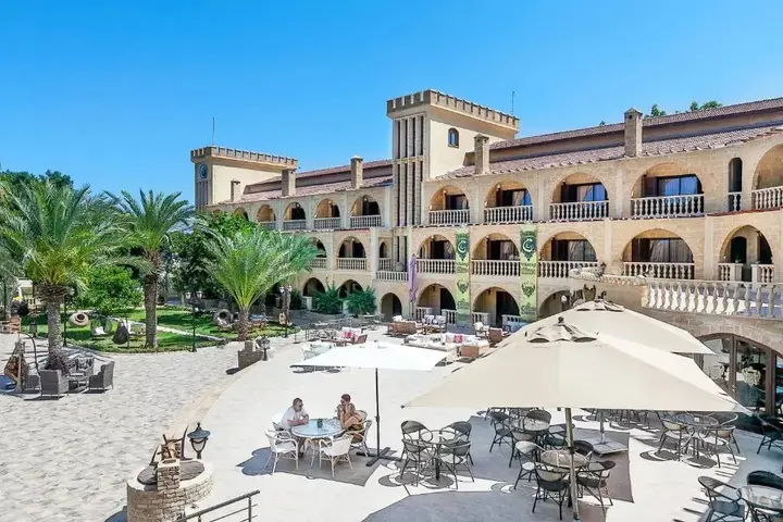 Алсанджак: Le Chateau Lambousa Hotel