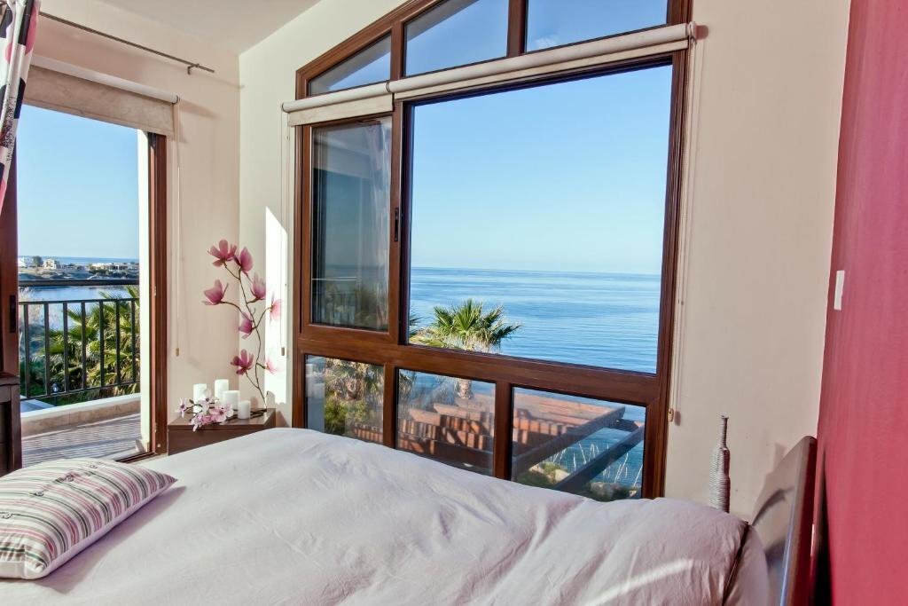 Помос: Kallinousa Beach Villa