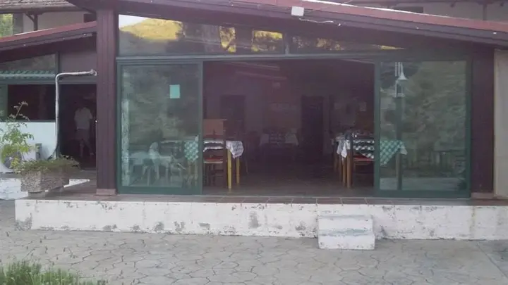 Какопетрия: Okella Hotel