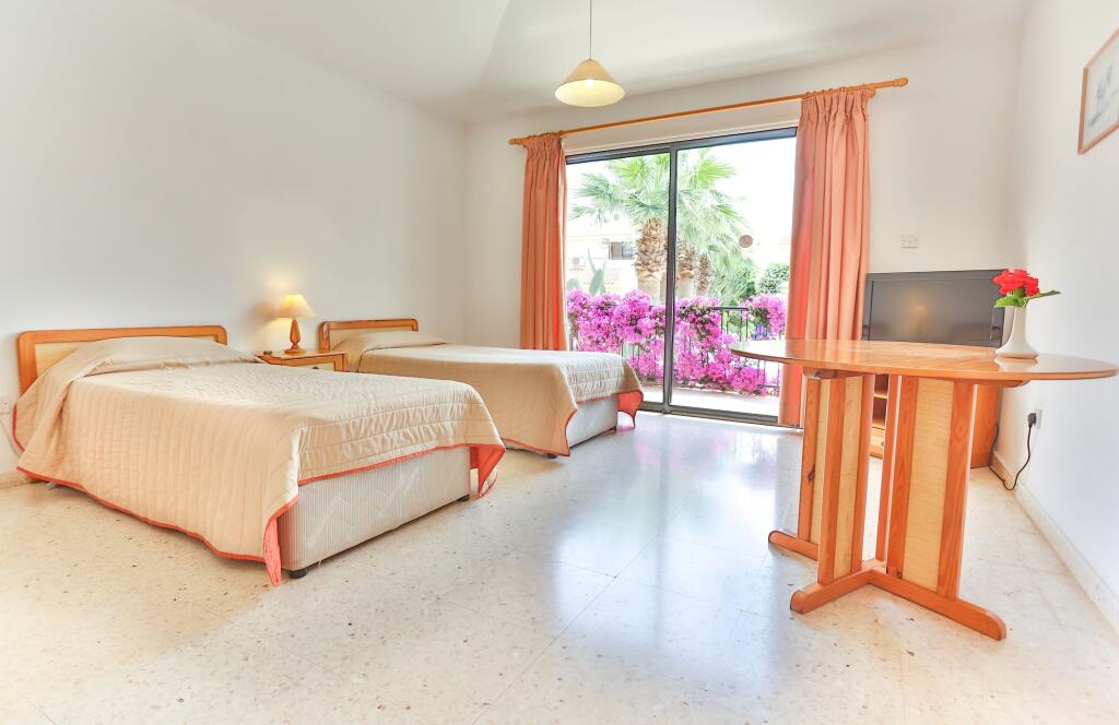 Нео Хорио: Tavros Hotel