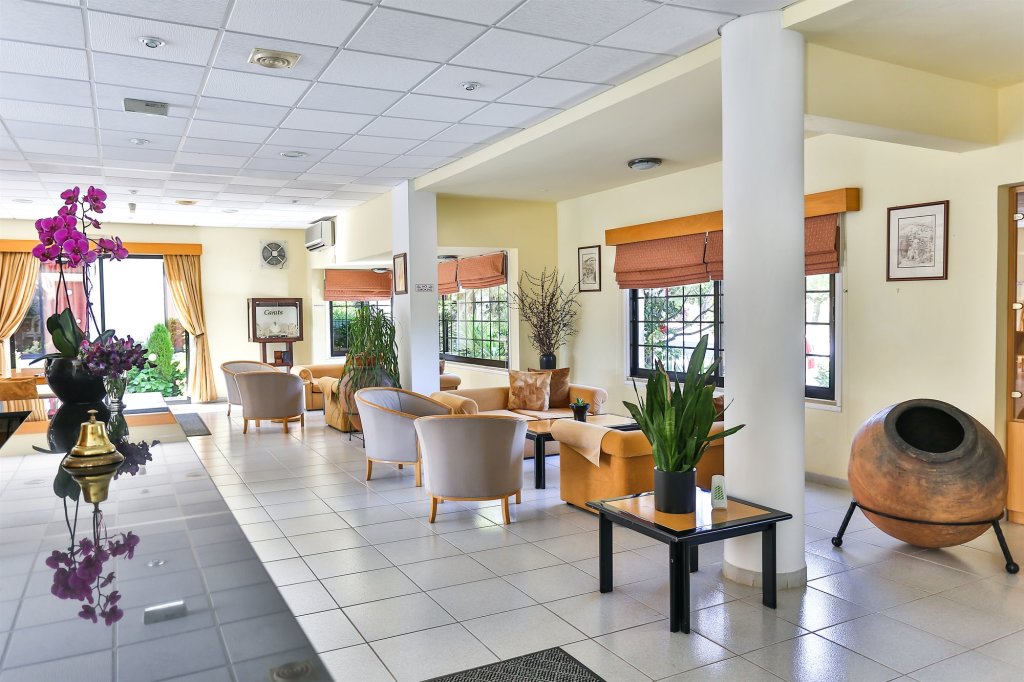Нео Хорио: Tavros Hotel