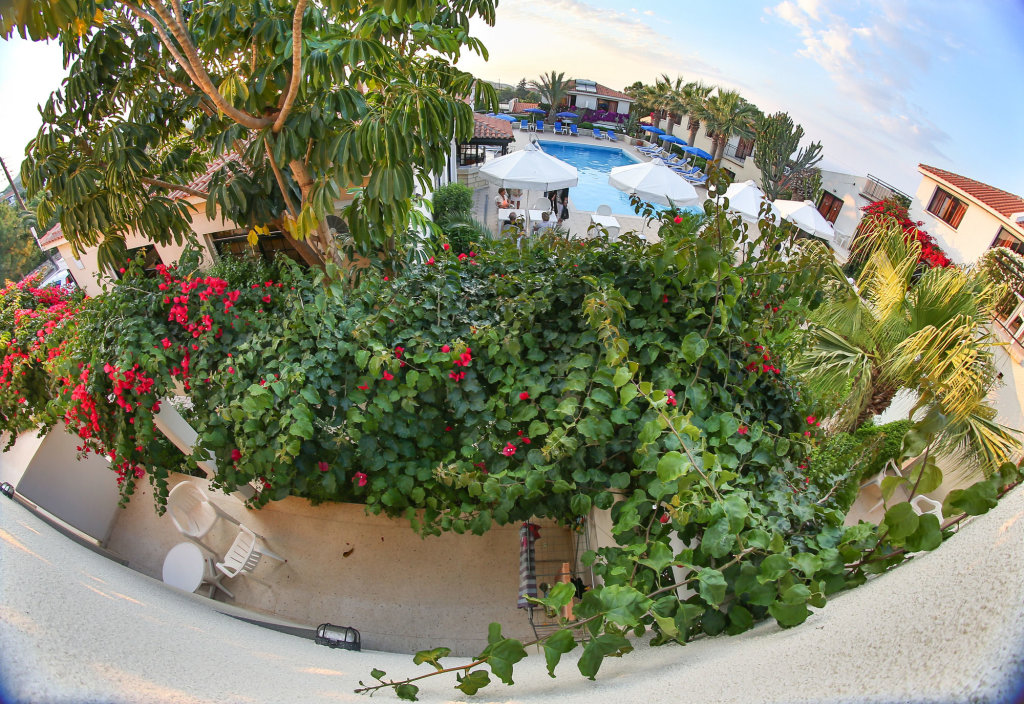 Нео Хорио: Tavros Hotel