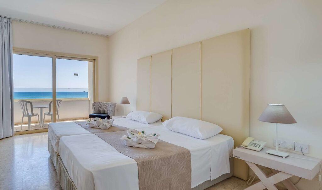 Айя-Напа: Piere Anne Beach Hotel