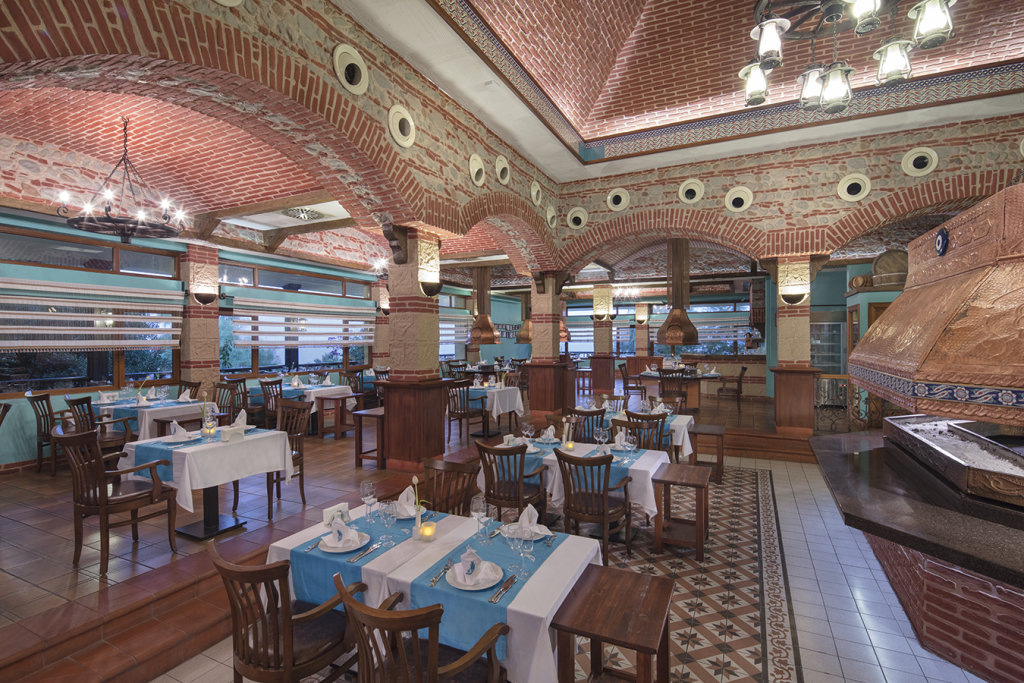 Алсанджак: Отель Merit Crystal Cove Casino & SPA
